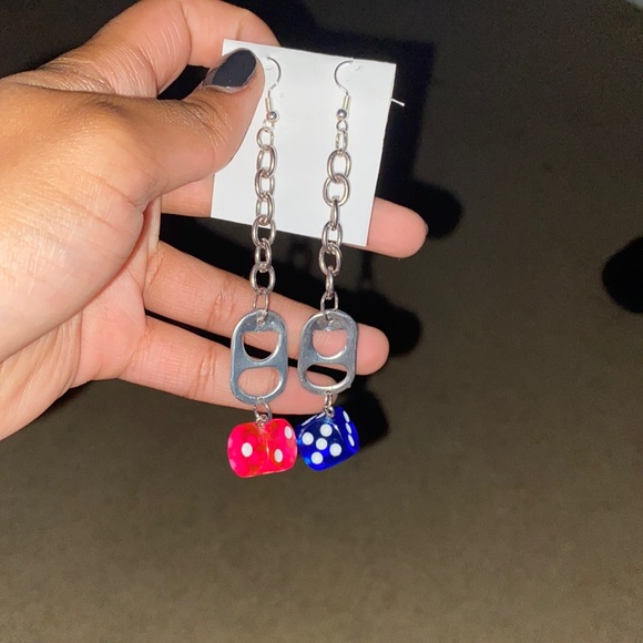 ⛓🎲~Chained dice~ 🎲⛓ - Picture 1 of 2